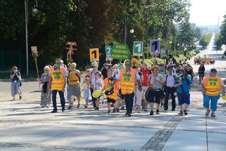Pielgrzymkowe wejście na Jasną Górę