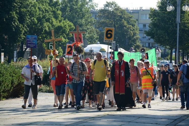 Pielgrzymkowe wejście na Jasną Górę