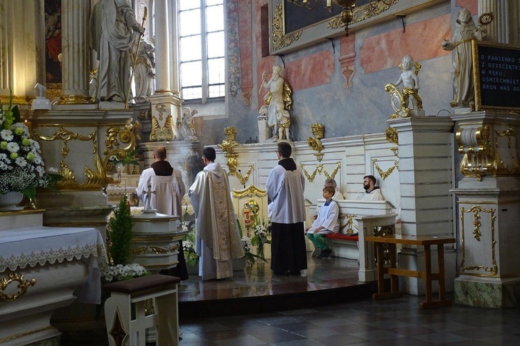 Obłóczyny u wschowskich franciszkanów