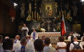 Piesza pielgrzymka na Jasną Górę - przekazanie krzyża w Konopiskach