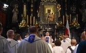 Piesza pielgrzymka na Jasną Górę - przekazanie krzyża w Konopiskach