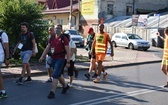 Piesza pielgrzymka na Jasną Górę - przekazanie krzyża w Konopiskach