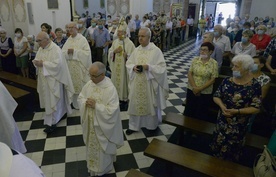 Mszy św. w kościele sanktuaryjnym przewodniczył bp Adam Odzimek.