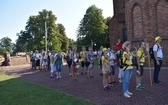Piesza pielgrzymka na Jasną Górę - przekazanie krzyża w Konopiskach