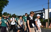 Piesza pielgrzymka na Jasną Górę - przekazanie krzyża w Konopiskach