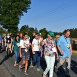 Piesza pielgrzymka na Jasną Górę - przekazanie krzyża w Konopiskach