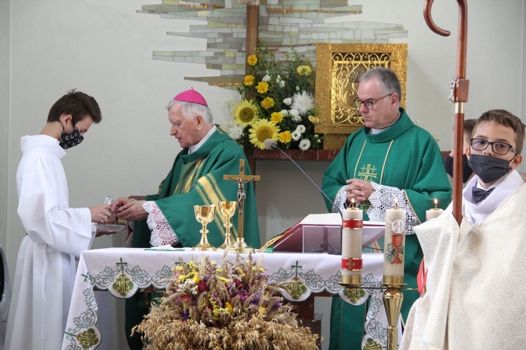 Gorzków. Dziękczynienie za 70-lecie kaplicy