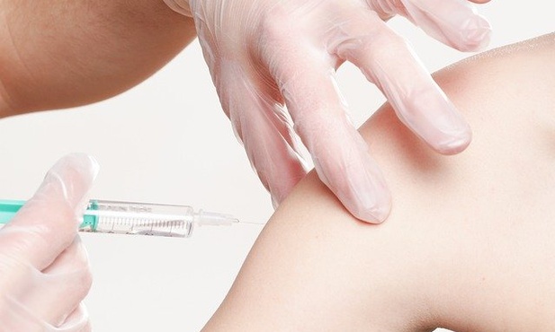 Włochy: Początek testów szczepionki przeciwko koronawirusowi na ochotnikach