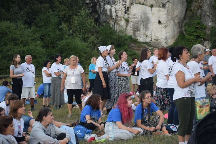 38. PPT. Dzień siódmy. Apel w Trzebniowie