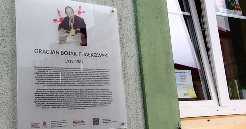 Tablica poświęcona Gracjanowi Bojarowi-Fijałkowskiemu