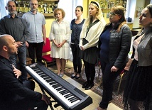 Schola parafialna w podzielonogórskim Wilkanowie to jeden z projektów muzycznych i ewangelizacyjnych z udziałem artysty.