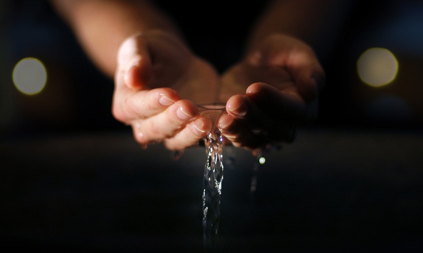 Konsekwencja odkrycia przez księdza z Detroit nieważności jego chrztu 