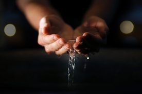 Konsekwencja odkrycia przez księdza z Detroit nieważności jego chrztu 