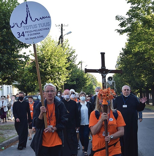 Z Głowna na Jasną Górę wędrowało 100 osób.