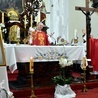 Mszy św. przewodniczył ks. Krzysztof Herbut, który poprowadził na koniec rozbudowane uwielbienie.