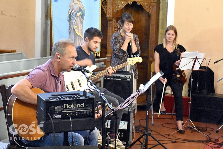 Modlitwa za wstawiennictwem bł. Karoliny i Msza św. z uwielbieniem