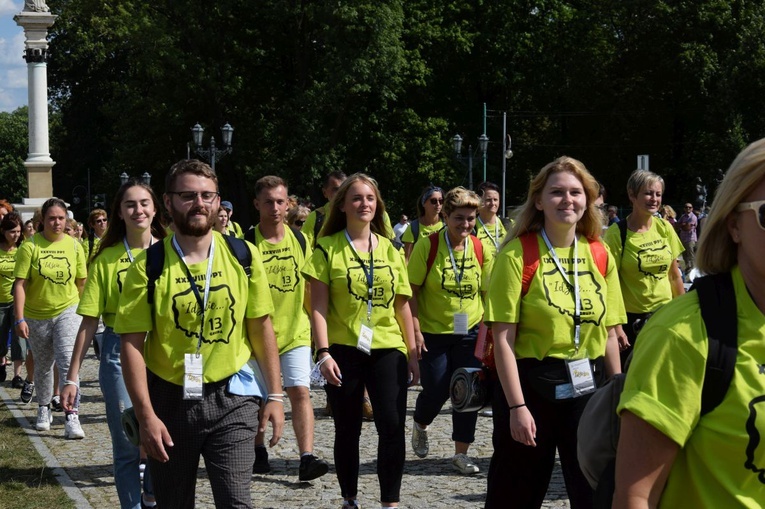 38. PPT - grupa 13, wejście