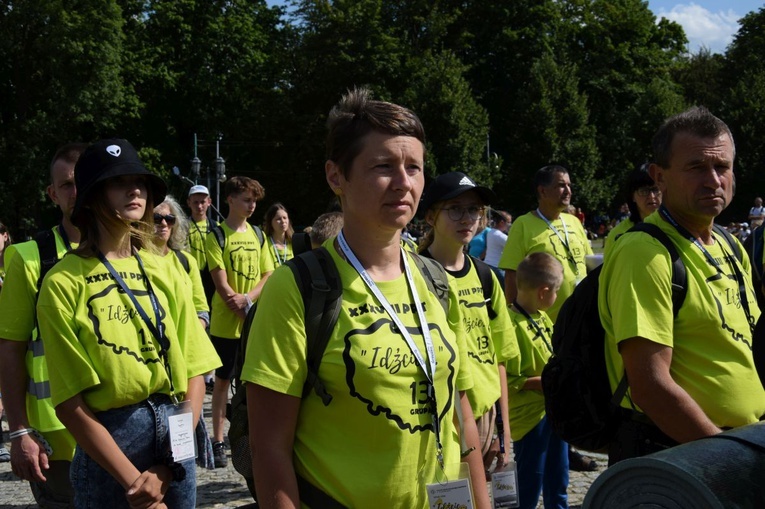 38. PPT - grupa 13, wejście