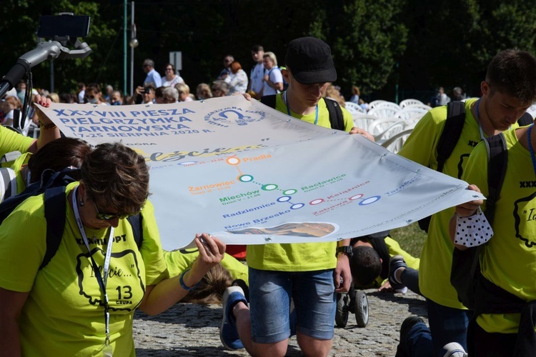 38. PPT - grupa 13, wejście