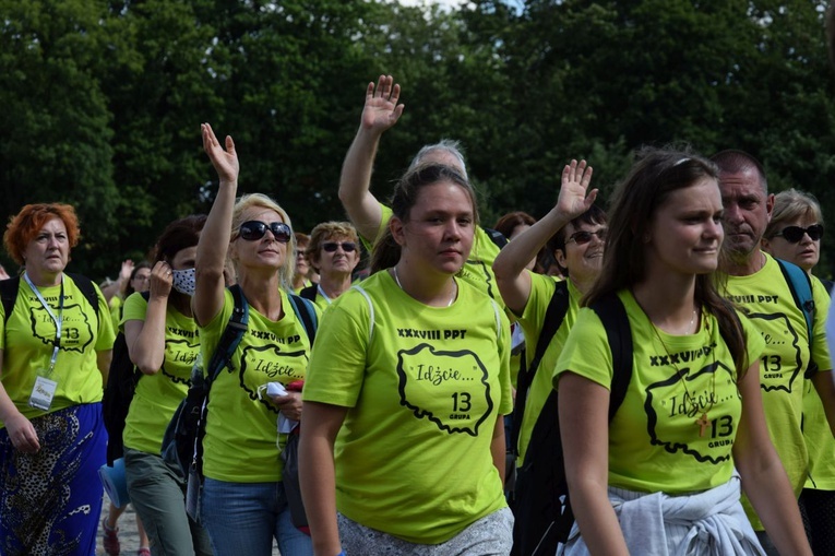 38. PPT - grupa 13, wejście