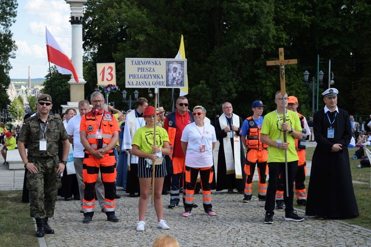 38. PPT - grupa 13, wejście