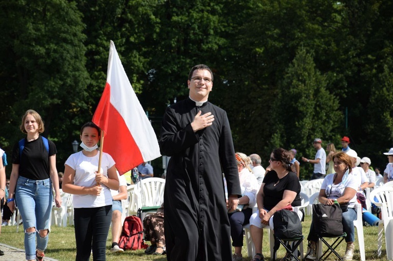 38. PPT - grupa 14, wejście