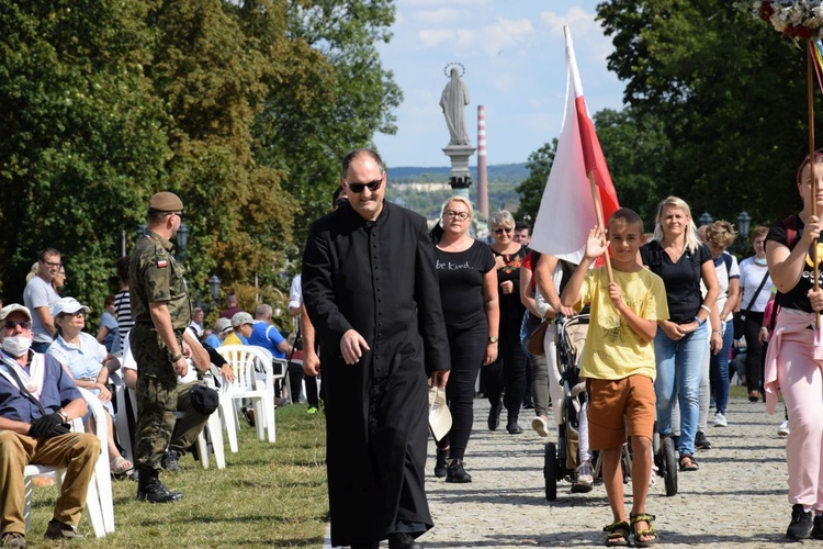 38. PPT - grupa 14, wejście