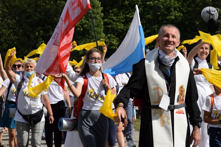 38. PPT - grupa 18, wejście