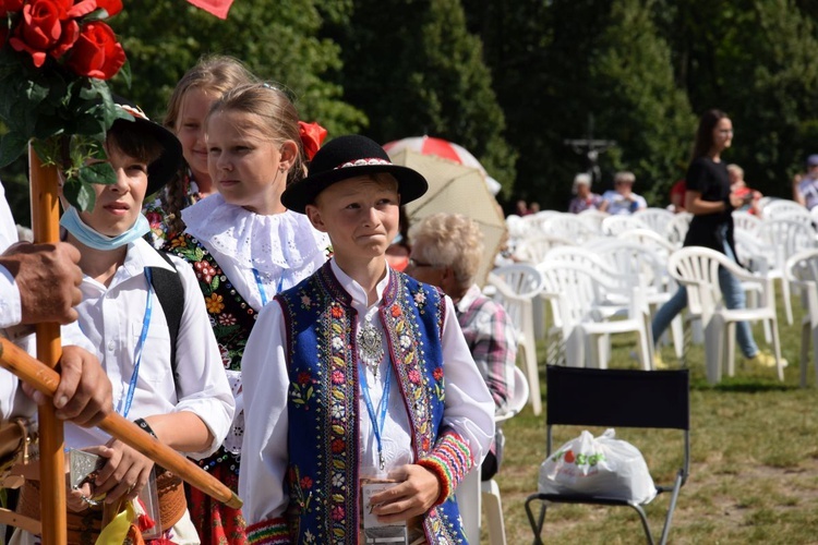 38. PPT - grupa 19, wejście