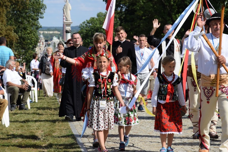 38. PPT - grupa 19, wejście