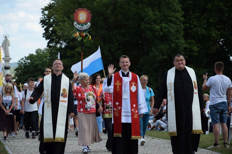 38. PPT - grupa 21, wejście