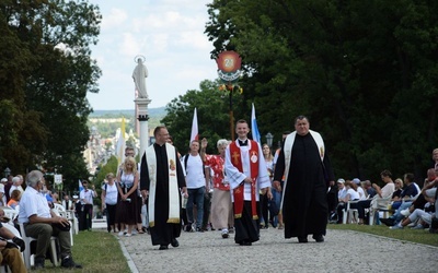 38. PPT - grupa 21, wejście