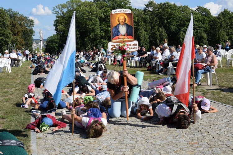 38. PPT - grupa 23, wejście