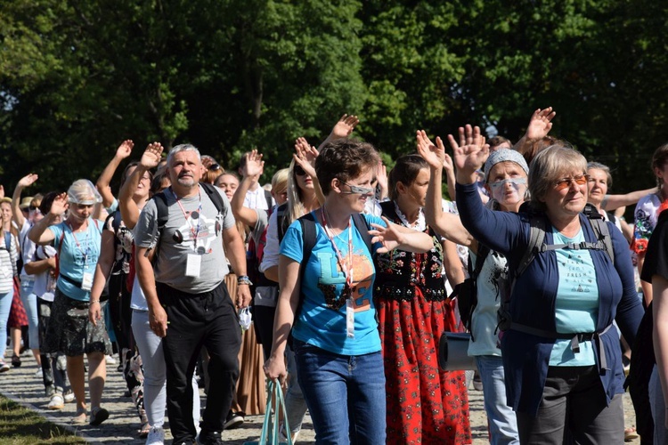 38. PPT - grupa 23, wejście