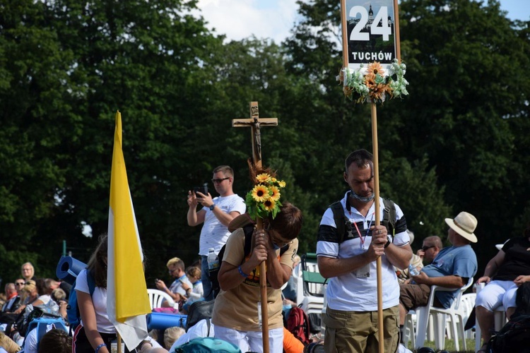 38. PPT - grupa 24, wejście