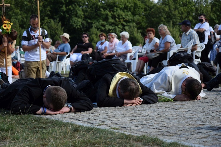 38. PPT - grupa 24, wejście