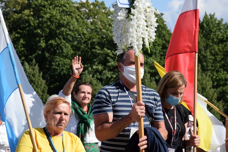 38. PPT - grupa 25, wejście