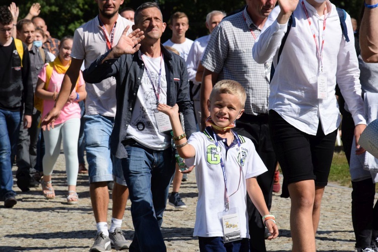 38. PPT - grupa 25, wejście