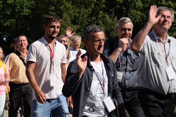 38. PPT - grupa 25, wejście