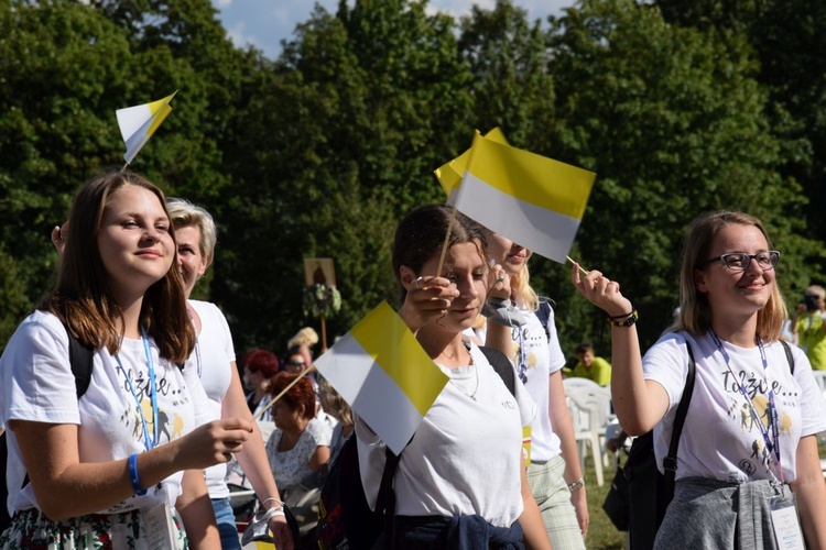 38. PPT - grupa 26, wejście