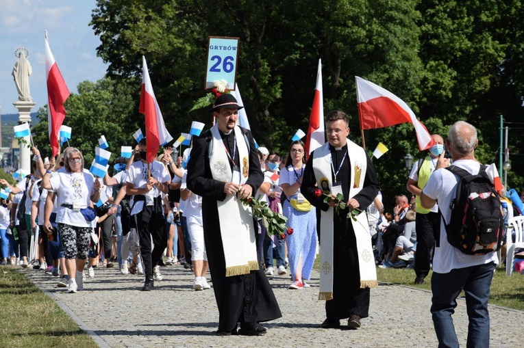 38. PPT - grupa 26, wejście