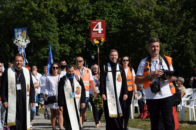 38. PPT - grupy 1 i 4, wejście