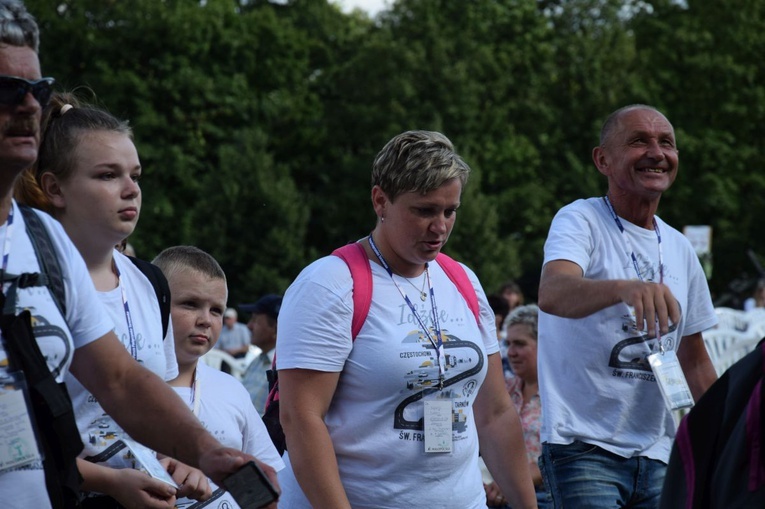 38. PPT - grupa 2, wejście