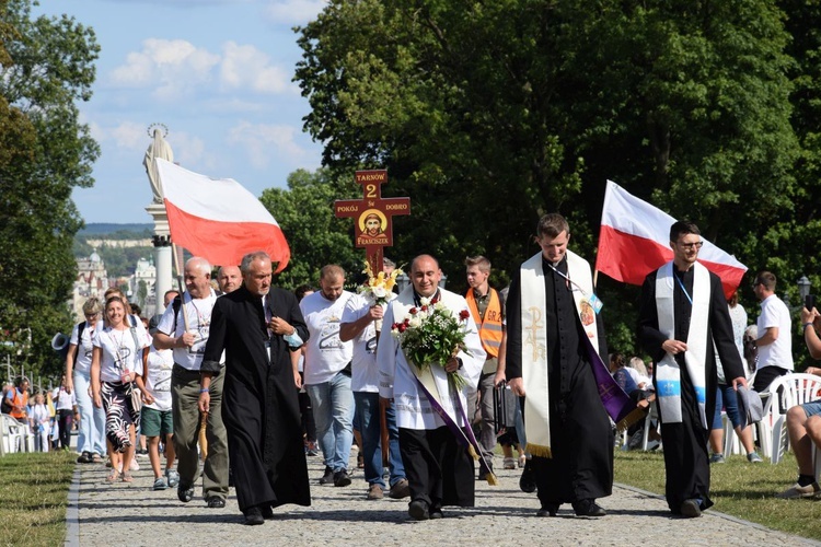 38. PPT - grupa 2, wejście