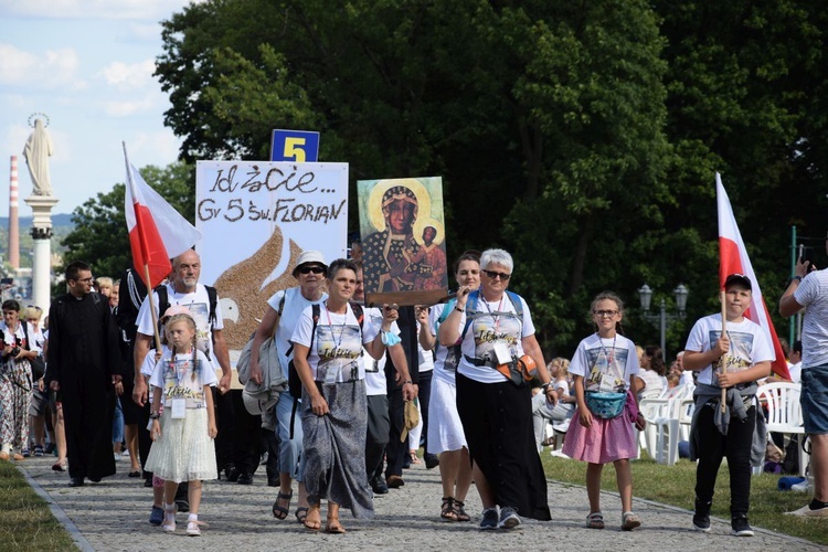 38. PPT - grupa 5, wejście