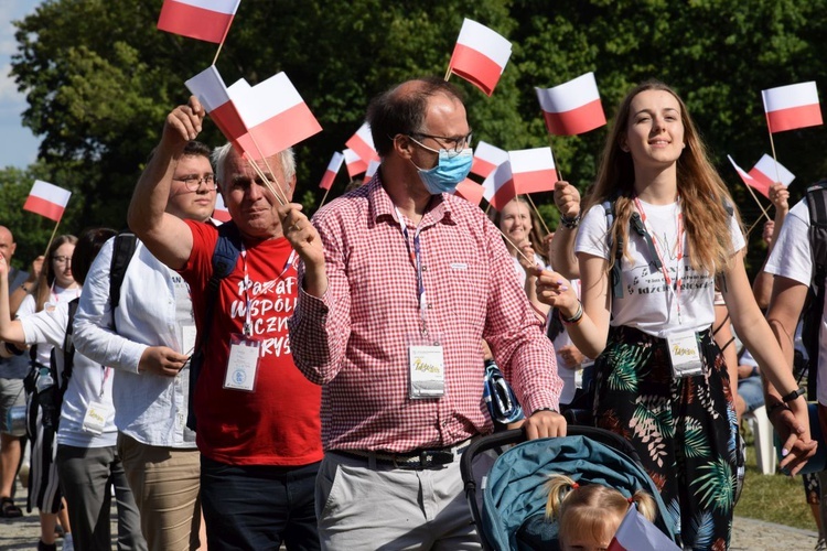 38. PPT - grupa 7, wejście