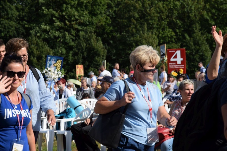 38. PPT - grupy 9 i 10, wejście