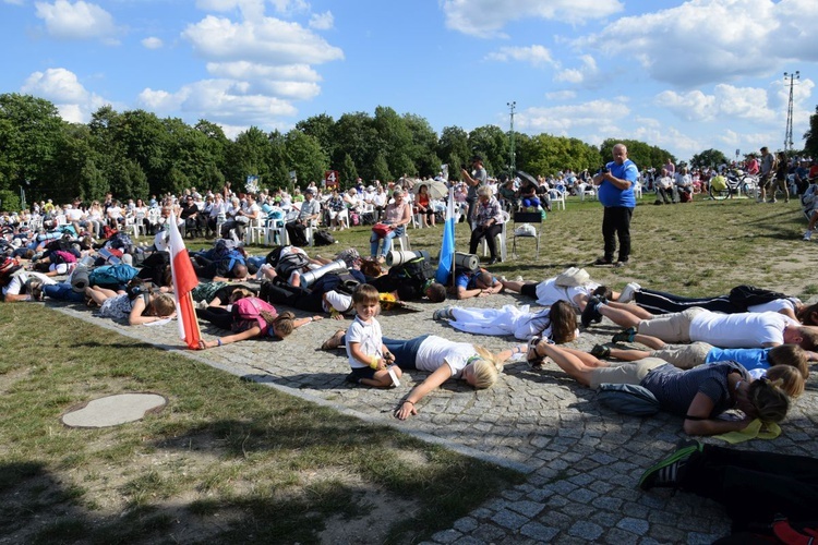 38. PPT - grupa 12, wejście