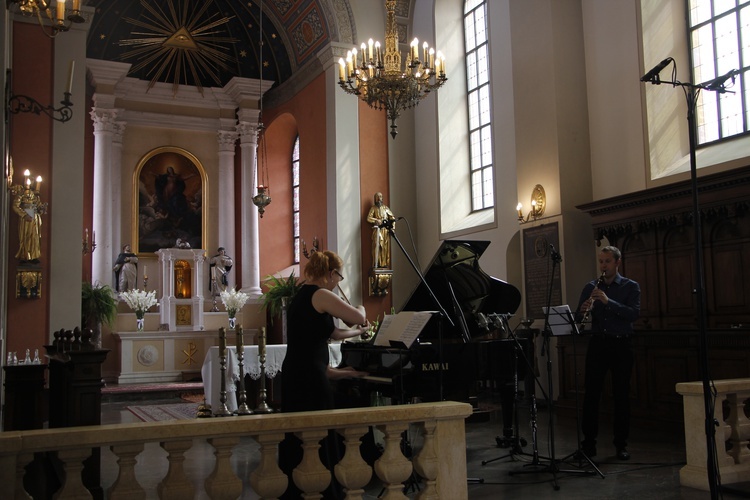 Brochów. Letnie koncerty chopinowskie