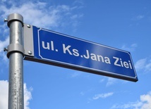 Film nie wystarczy. Słupski epizod ks. Ziei